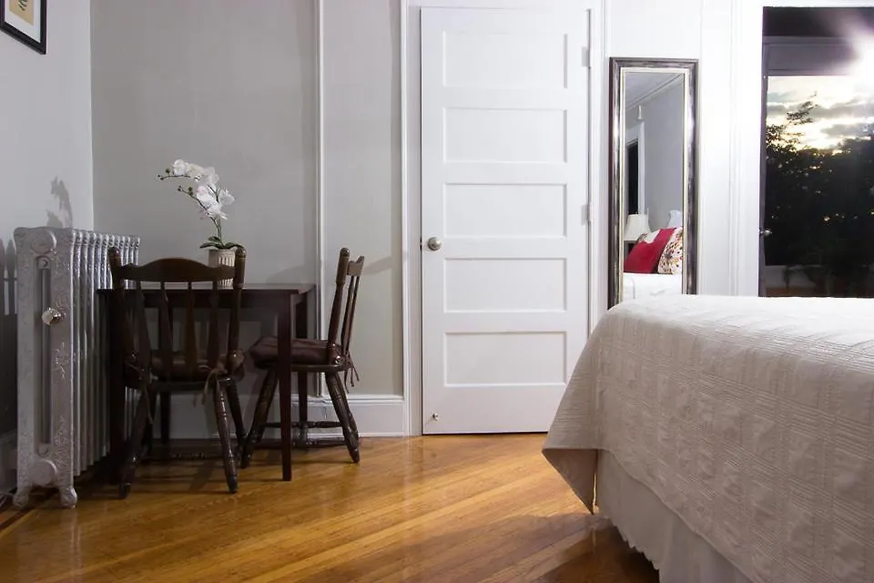 A And Fayebed And Breakfast, Inc, New York Bed & Breakfast