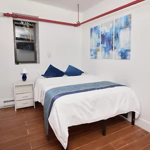 Guest house Comfy In Hell's Kitchen, New York